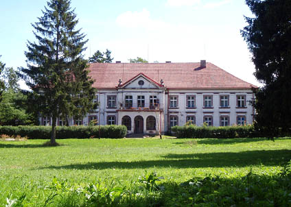 Zesp&oacute;ł pałacowo-parkowy w Karżnicy