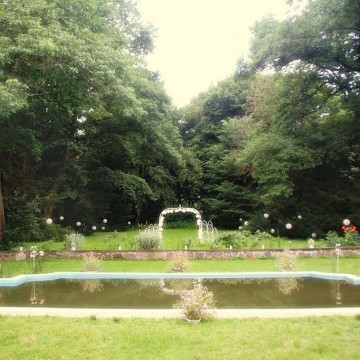 staw-fontanna w parku